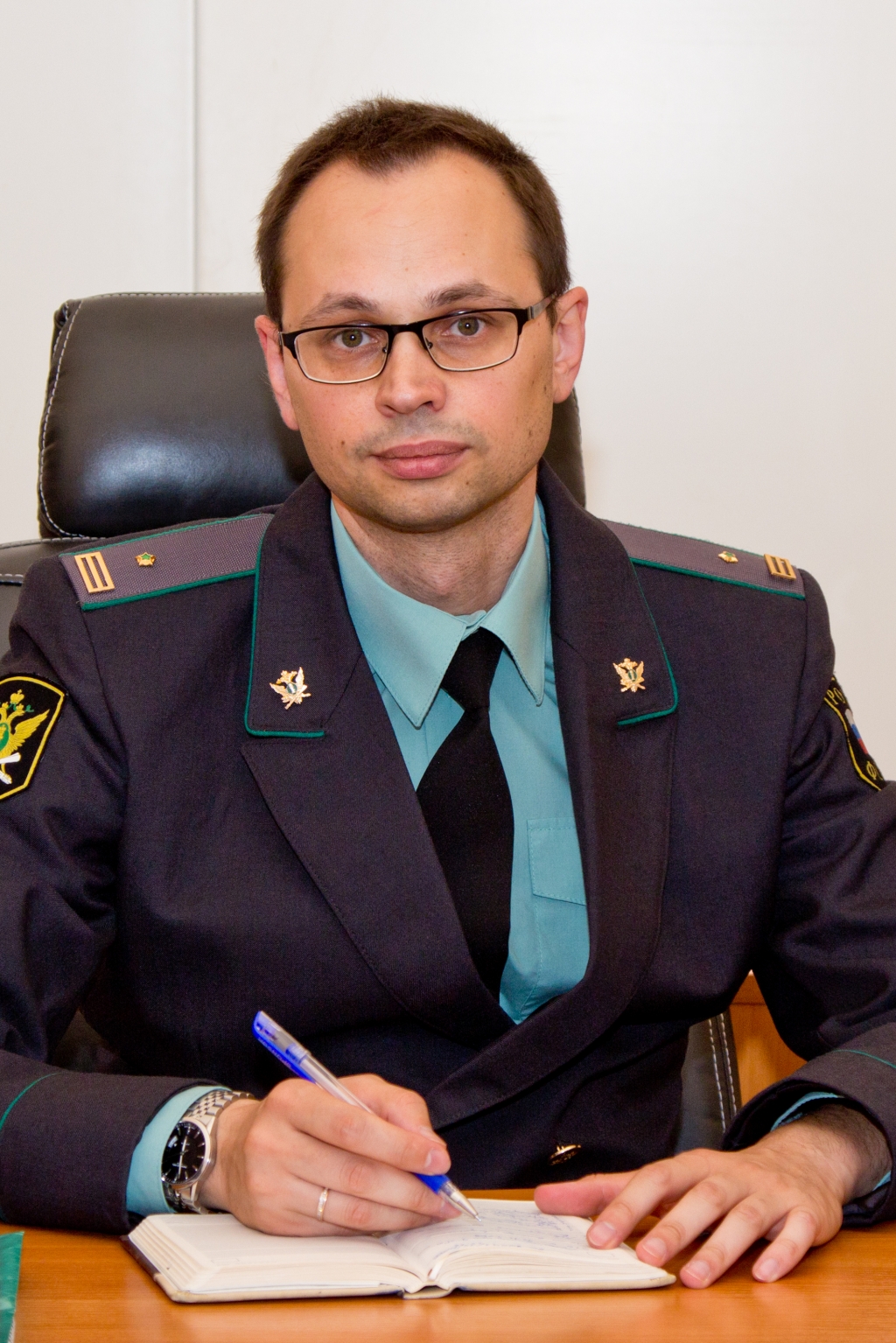 Судебный пристав Литвинов Константин Юрьевич