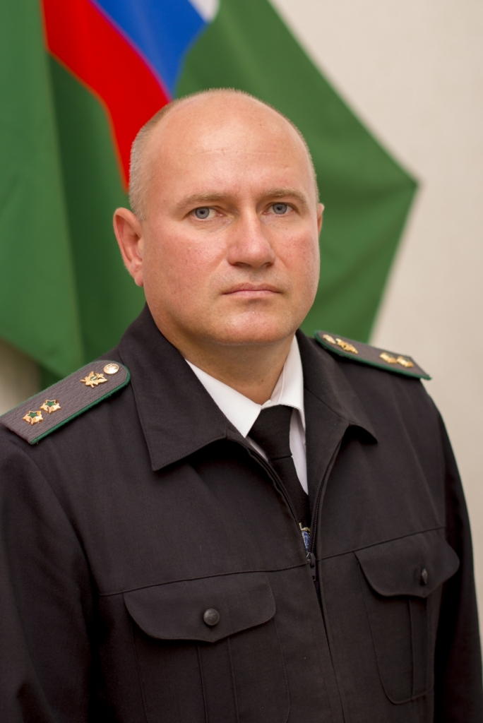 Судебный пристав Петерс Эдуард Валерьевич